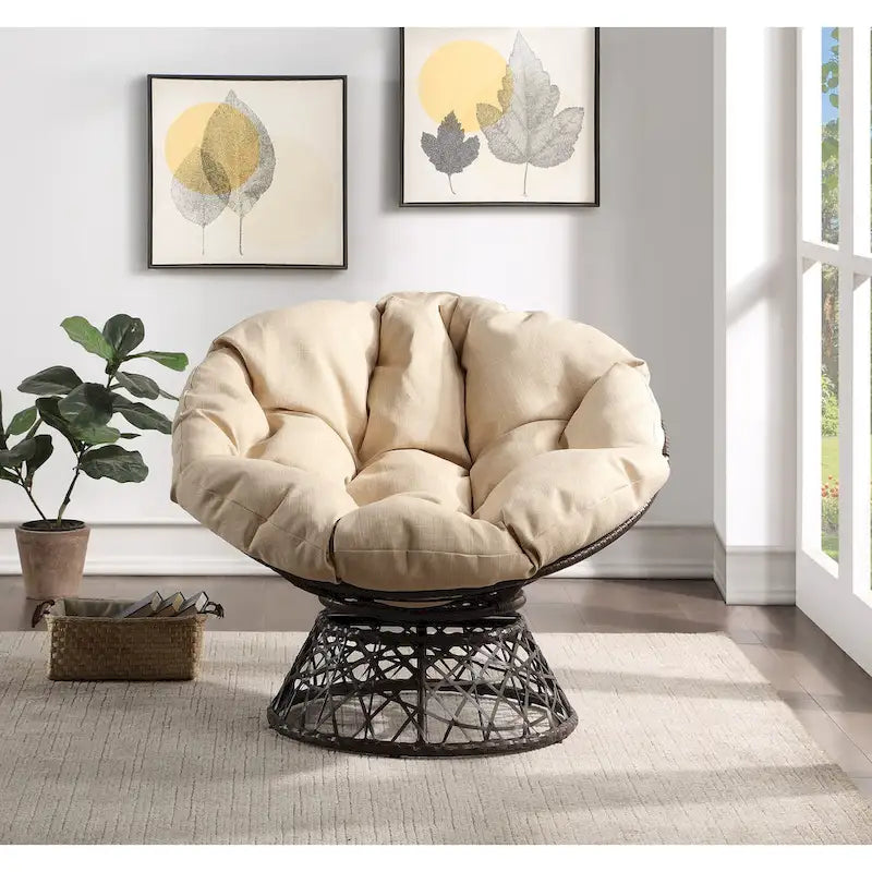 Fauteuil avec coussin rond crème et tressage en osier marron