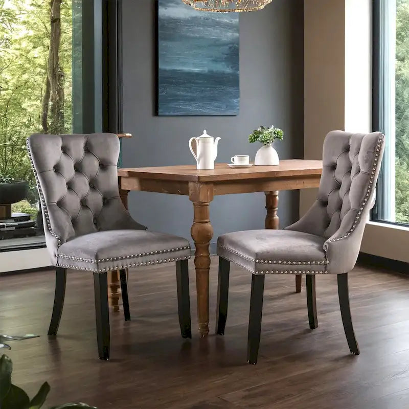 Chaise de salle à manger contemporaine capitonnée haut de gamme en velours massif avec pieds en bois et clous, lot de 2
