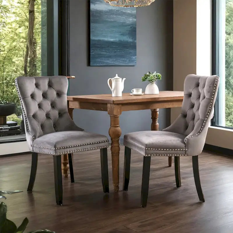 Chaise de salle à manger contemporaine capitonnée haut de gamme en velours massif avec pieds en bois et clous, lot de 2